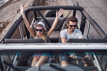 Sticker - Couple travelling by car