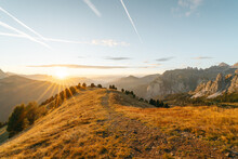 Blick vom Grödner Joch in den Dolomiten nach Wolkenstein