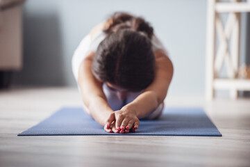 Wall Mural - Girl doing yoga