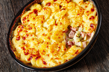 Poster - au gratin potatoes with diced ham and green peas