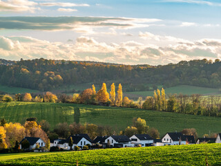 Wall Mural - Neubaugebiet in herbstlicher Landschaft