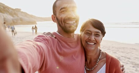 Poster - Man, senior mom and beach selfie with hug, care and bonding in summer sunshine for vacation in Mexico. Mature mother, son and happy family holiday with photography for memory by ocean, sand and face