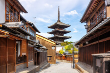 Historical Old Town Of Kyoto With Yasaka Pagoda And Hokan-ji Temple In Japan