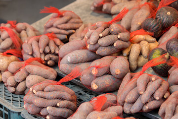 Canvas Print - Street market sell sweet potato product