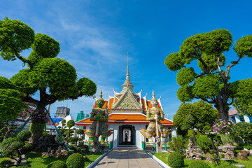 Gates to Ordination Hall with statues of Giants, demon guardians at Wat Arun