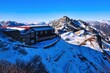 冠雪の北アルプスの燕岳と燕山荘