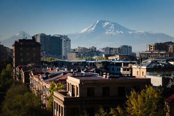 Canvas Print - View of Yerevan with the snow-white peak of Ararat mountain in the background. Armenia.