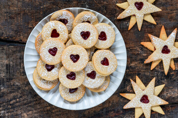 Wall Mural - Linzer cookies - Austrian Christmas shortbread biscuits with raspberry jam