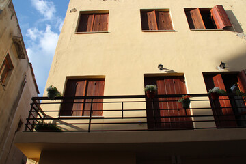 Canvas Print - habitation building in chania in crete in greece