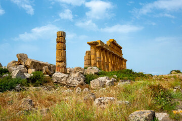 Wall Mural - Temple C in Selinunte Archaeological Park - Sicily - Italy