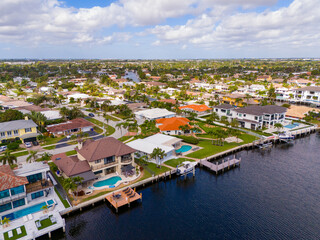 Wall Mural - Luxury waterfront real estate in Lighthouse Point Florida
