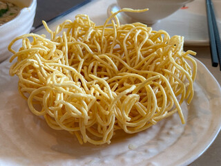 Wall Mural - crispy fried noodle in plate