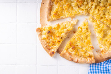 Wall Mural - Homemade Mac and Cheese Pizza