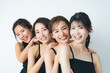 ミドル女性グループの美容イメージ　スキンケア　コスメ