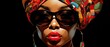 afro kobieta z czerwonymi ustami i kolorowymi okularami w stylu rege