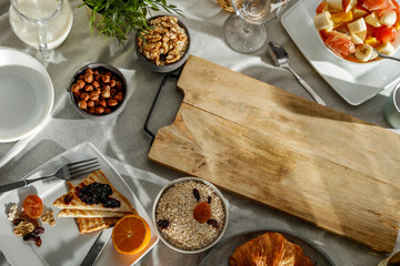 Wall Mural - top view of kitchen table with wooden chopping board and ecopy space for your text or decoration. fr