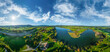 Panoramablick über den Niedersonthofener See im Allgäu an einem sonnigen Tag im Oktober