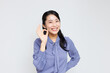 © Paylessimages - OKポーズの女性