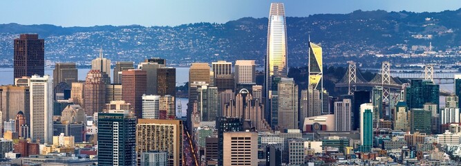Wall Mural - 4K Panoramic View: San Francisco Skyline, Bay Area Urban Landscape