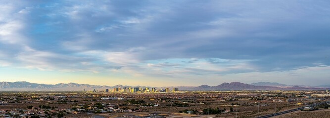 Wall Mural - 4K Panoramic View: Las Vegas Skyline at Twilight