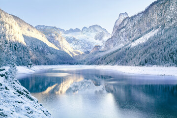 Wall Mural - Gosausee mit Blick auf Dachstein