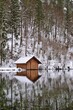 Bootshaus am Almsee im Winter