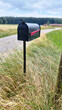 Briefkasten am Wegesrand im Nirgendwo. 