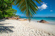 Petit Anse Lazio è una spiaggia paradisiaca sull’isola di Praslin, Seychelles. È famosa per la sua sabbia bianca, acque turchesi e rocce di granito rosa.