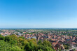 Stadtansicht, hier der Blick vom Nationaldenkmal der Zwanginkorporierten in Obernai. Departement Bas-Rhin in der Region Elsass in Frankreich