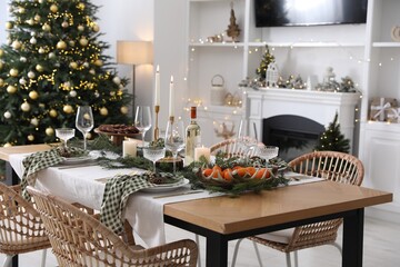 Poster - Christmas table setting with festive decor and dishware in living room