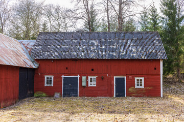 Poster - Red old barn in the countryside