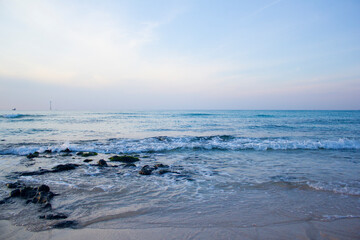 Canvas Print - This is the dawn view of Gwakji Beach in Jeju.