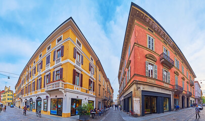 Canvas Print - Panorama of historic Corso Giuseppe Mazzini street, Cremona, Italy