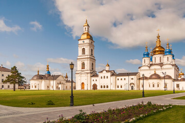 Wall Mural -  View of St. Sophia-Assumption Cathedral and the Bell tower of the Tobolsk Kremlin