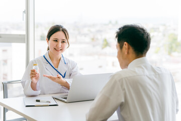 Sticker - 医薬品を勧める医師・医者と患者の中高年男性（服薬指導・薄毛治療・AGA・薬剤）
