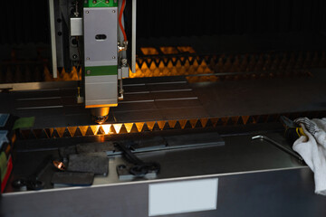 Aufkleber - Automatic machine for cutting metal. Smart factory.