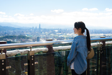 Canvas Print - Travel woman visit Taipei city