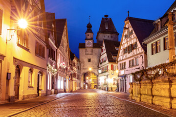 Wall Mural - Christmas street and Tower Markusturm in medieval Rothenburg ob der Tauber, Bavaria, Germany