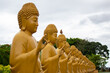 Vista parcial de 108 estátuas representando o Buda. Templo budista Chen Tien