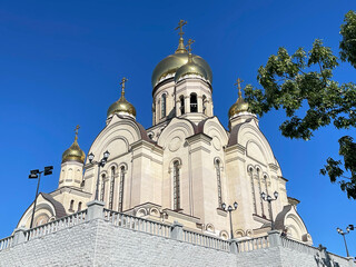 Wall Mural -   Transfiguration Cathedral in autumn. Vladivostok, Russia