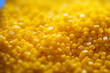gelbes Kunststoffgranulat