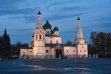 Wall Mural - Church of Elijah the Prophet in Yaroslavl city center in the evening light