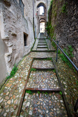 Canvas Print - Pedestrian Alley in Spoleto - Italy