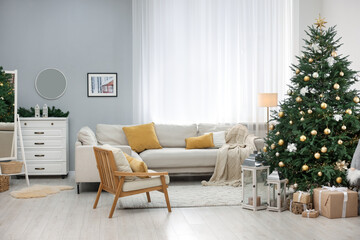 Poster - Christmas tree in furnished living room. Festive interior design