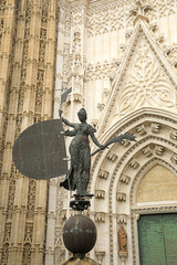 Wall Mural - sevilla escultura giraldillo veleta  pórtico puerta de la catedral entrada metal bronce 4M0A5319-as24