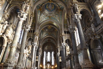 Wall Mural - Nef de Notre-Dame de Fourvière à Lyon. France