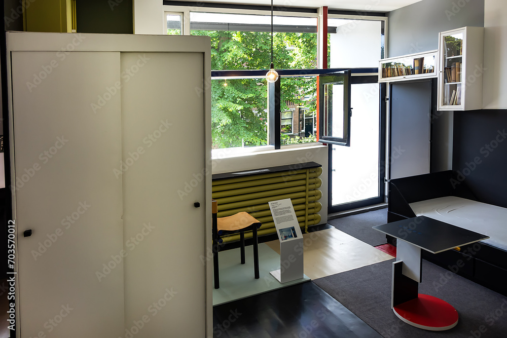 Interior of Rietveld Schroder House (1925): historic home architecture ...