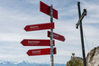 Fernwegweiser auf dem Berg Pilatus, Luzern, Scheiz