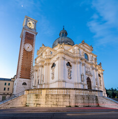 Wall Mural - Vicenza - The church Santuario Santa Maria di Monte Berico at dusk.