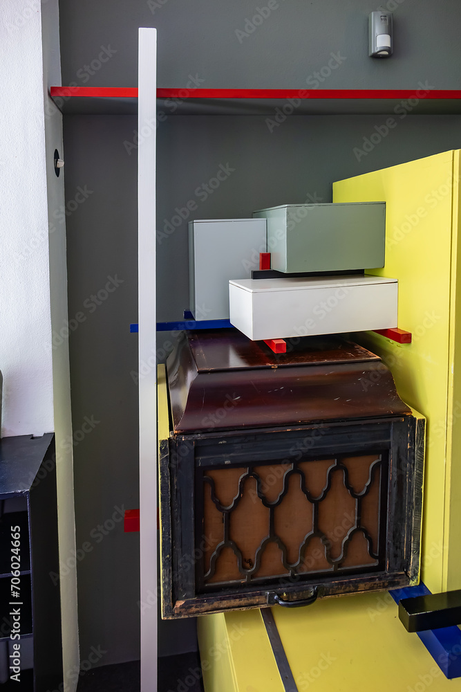 Interior of Rietveld Schroder House (1925): historic home architecture ...